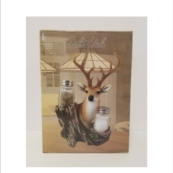 New In Box DWK Corp. Salt Lick Rustic Deer Resin & Glass Salt & Pepper Shakers - Picture 10 of 10